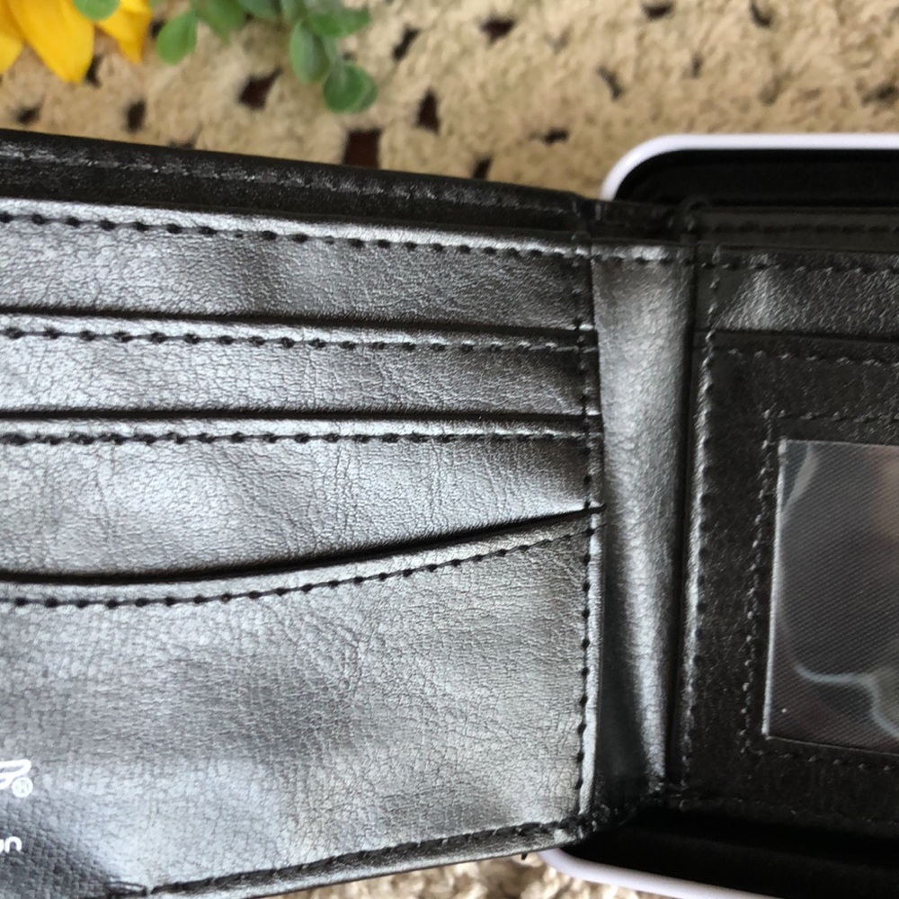 Buckle Down Scooby-Doo Cartoon Bi-fold Wallet - Picture 5 of 11
